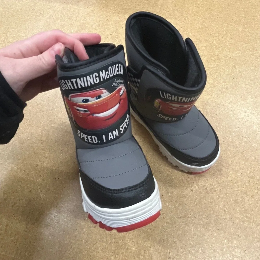 Disney Pixar Cars Lightning McQueen Light Up Snow Boots Kids Size 7
